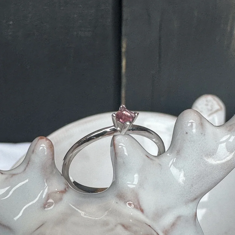 10KWG Princess With A Twist Pink Tourmaline Ring